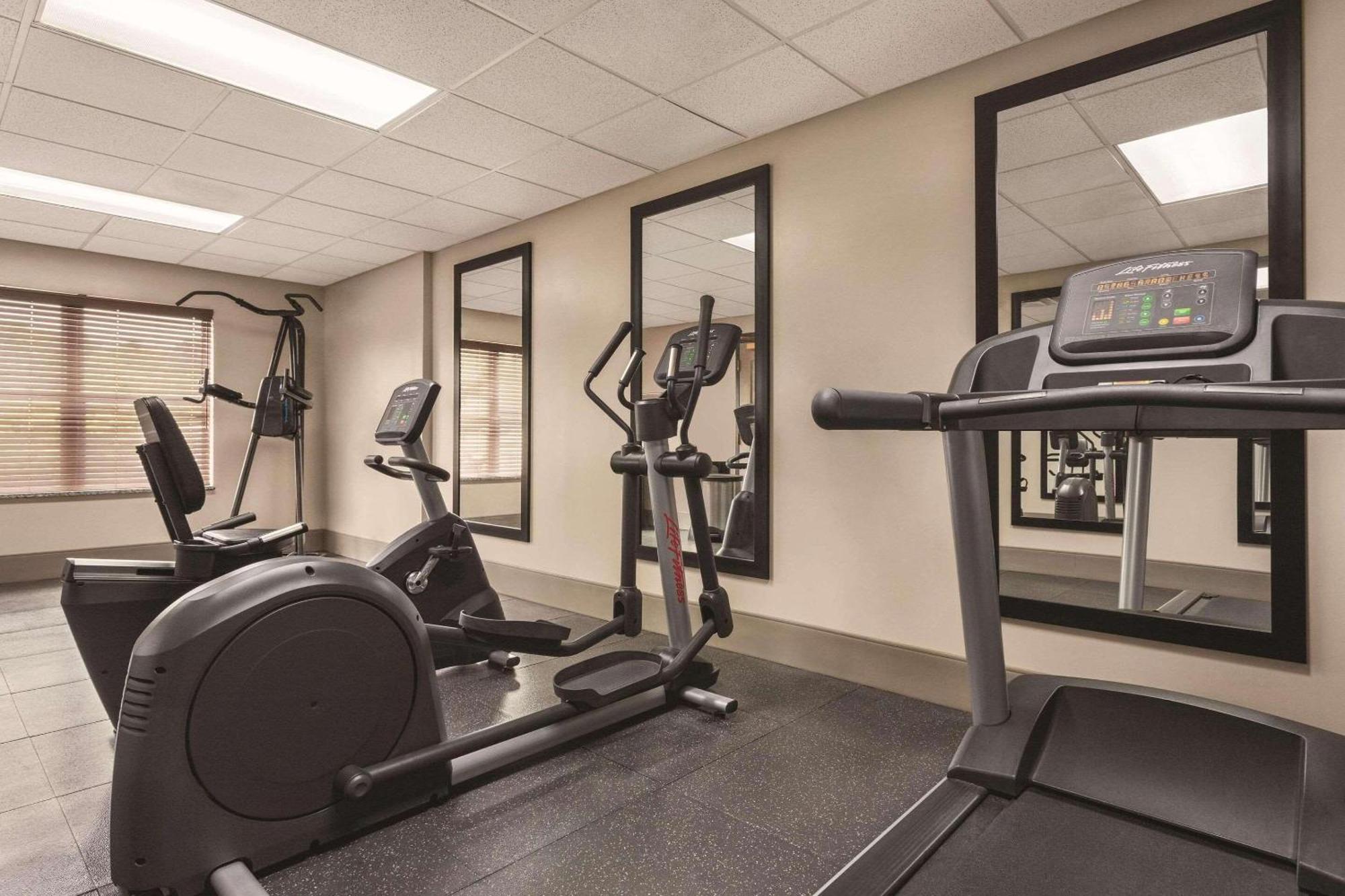 Country Inn & Suites By Radisson, Nashville Airport East, Tn Dış mekan fotoğraf